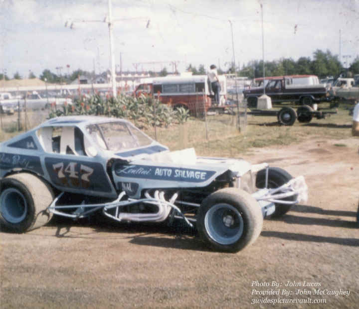 c11.19.06_747_KLI_FLM_0070_1.jpg (102260 bytes)