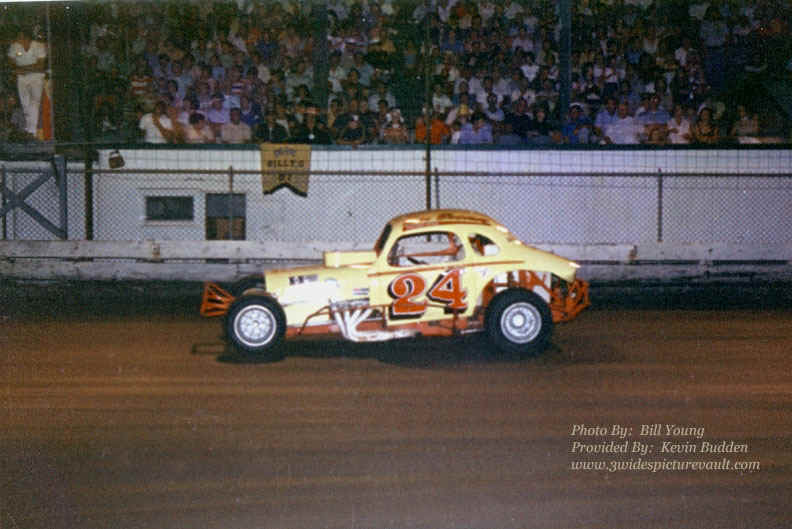 d02.22.07_024_PLO_FLM_0070_1.jpg (126010 bytes)