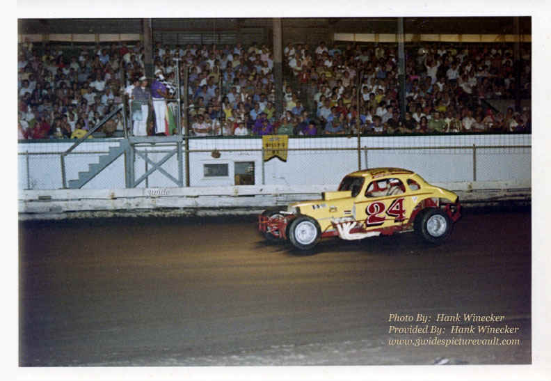 d03.04.07_024_PLO_FLM_0070_1.jpg (117118 bytes)