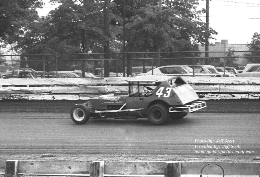 d07.11.07_043_BEA_FLM_0070_1.jpg (130040 bytes)