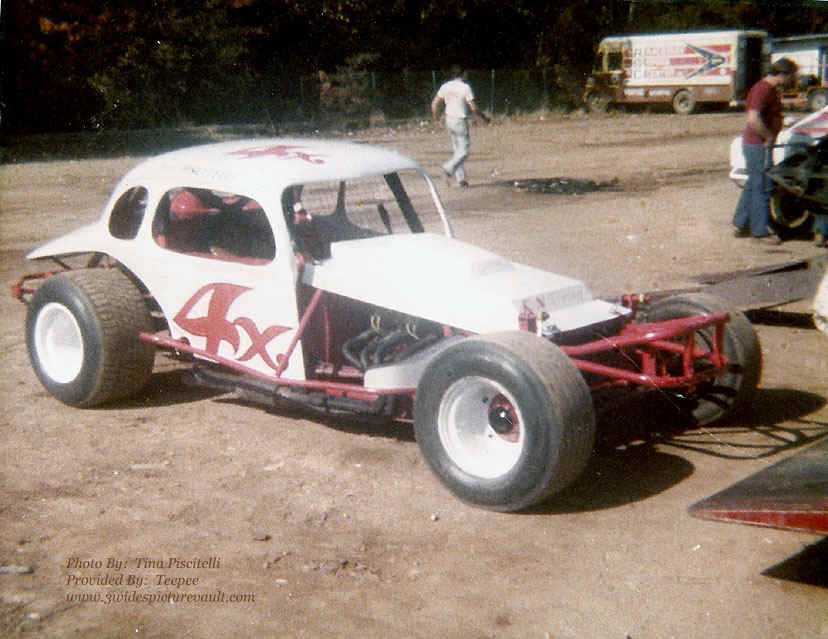 d09.21.07_04X_PIS_EWS_0070_1.jpg (165469 bytes)