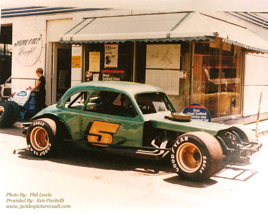 d10.27.07_005_LAW_WAL_0070_1.jpg (169284 bytes)