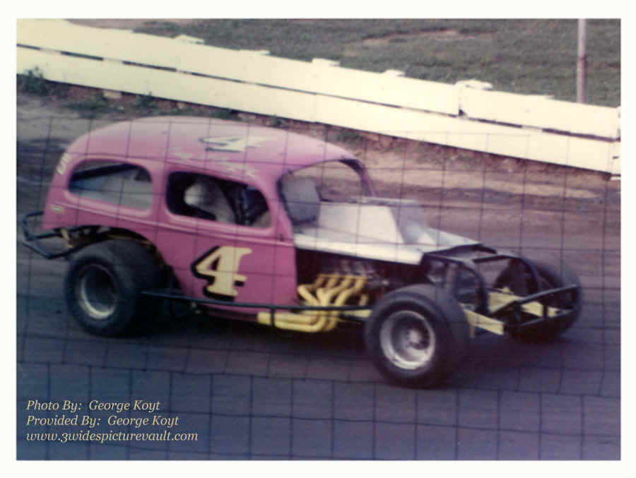 d11.21.07_04A_McC_FLM_0072_1.jpg (131106 bytes)