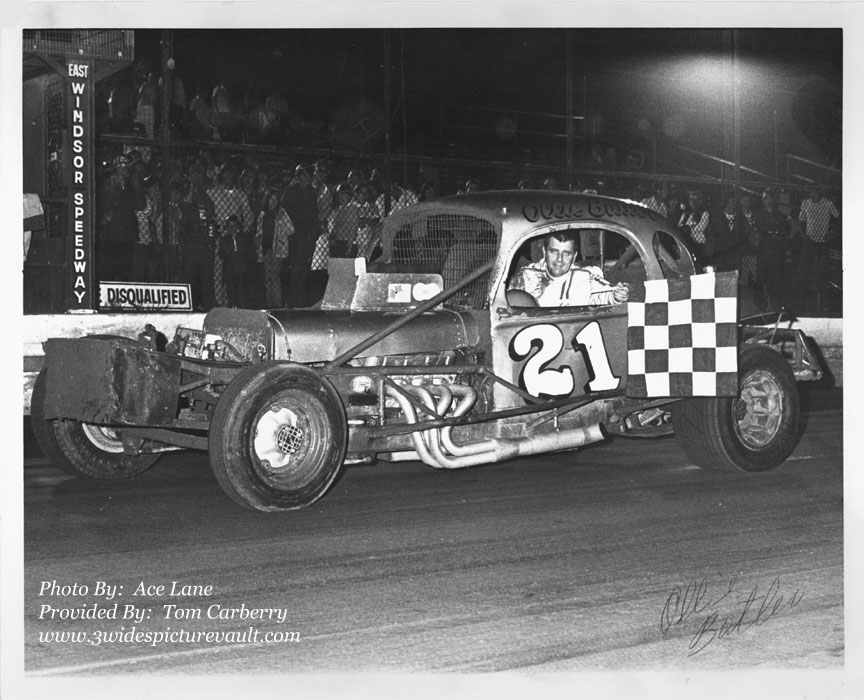 d11.24.07_021_BUT_EWS_0070_1.jpg (135004 bytes)