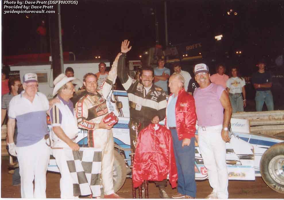 01.18.03_01A_HOR_FLM_0089_1.jpg (48215 bytes)