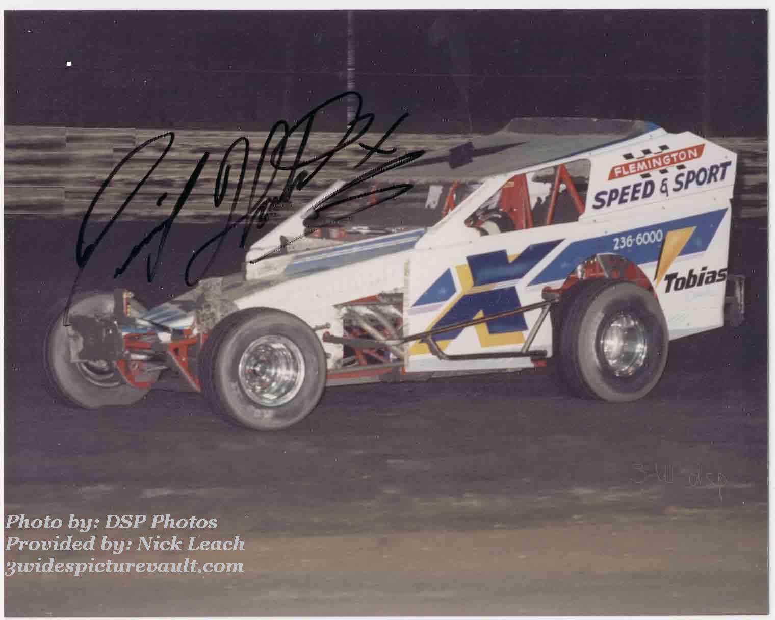 01.18.03___X_HOR_EWS_0080_1.jpg (61949 bytes)