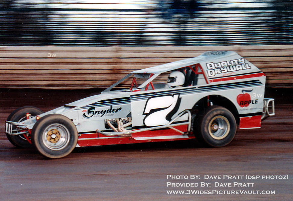 03.20.03_007_WIT_FLM_0080_1.jpg (69162 bytes)