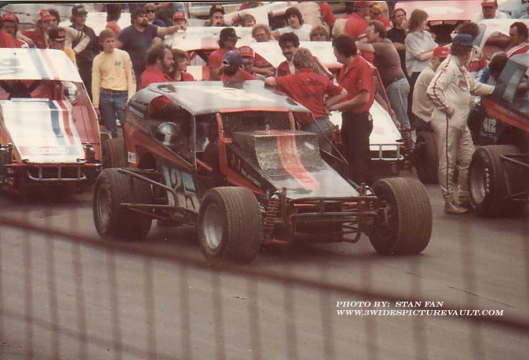 06.21.03_125_LAU_FLM_0084_1.jpg (1903 bytes)