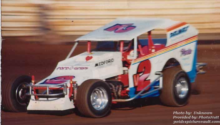 11.30.02_0V2_PAL_FLM_0090_1.jpg (30771 bytes)