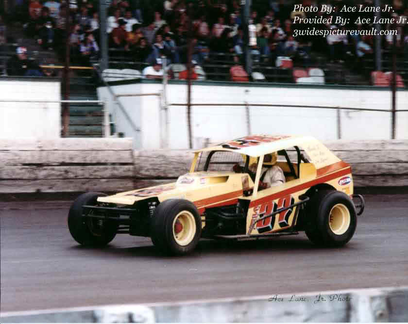 a05.20.04_K37_KLA_0080_FLM_1.jpg (45267 bytes)