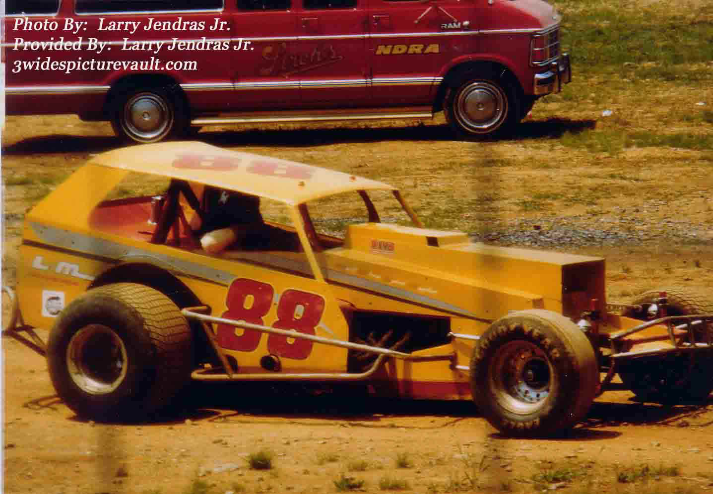 a09.01.04_088_DeS_NAZ_0083_1.jpg (77769 bytes)