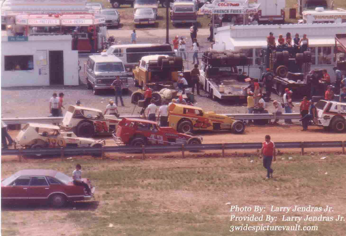 a09.01.04_GRP_NAT_NAZ_0083_1.jpg (68817 bytes)