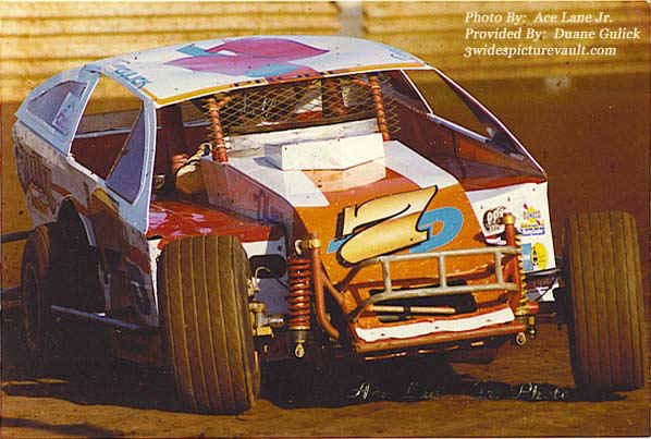 a12.02.04_07D_GUL_FLM_0089_1.jpg (70947 bytes)