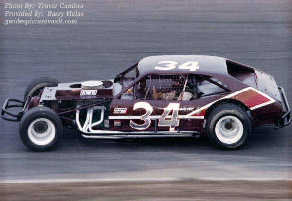 a12.03.04_034_HUL_WAL_0083_1.jpg (56790 bytes)