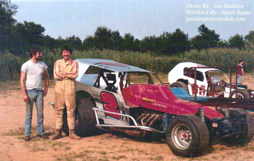 a12.19.04_002_APG_BPT_00085_1.jpg (72971 bytes)