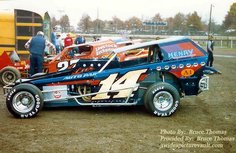 b01.26.05_014_TOR_FLM_0080_1.jpg (72053 bytes)