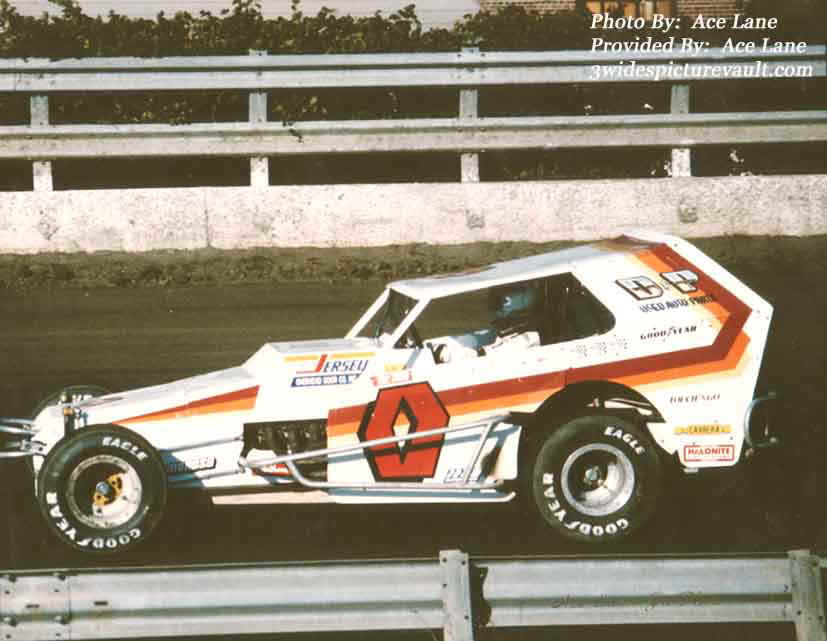 b03.28.05___0_WEA_SYR_0080_1.jpg (59423 bytes)