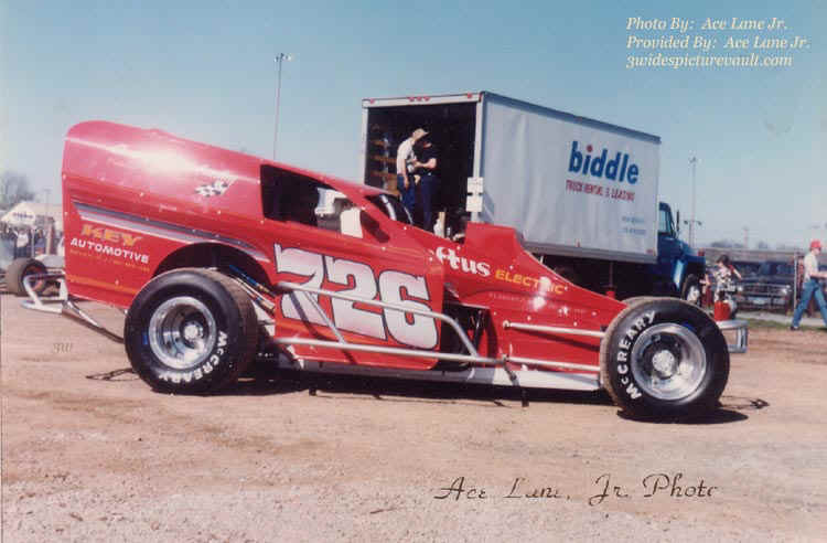 c04.02.06_726_McC_FLM_0080_1.jpg (77418 bytes)