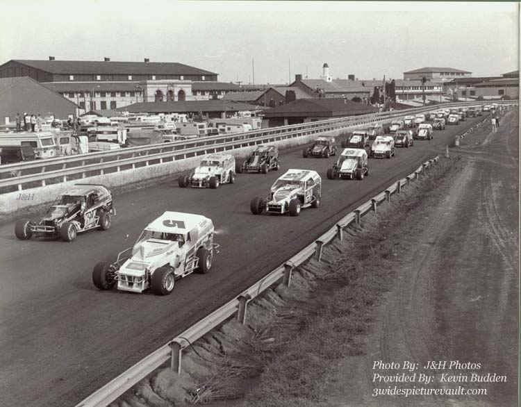 c04.02.06_GRP_VAR_SYR_0080_1.jpg (86418 bytes)