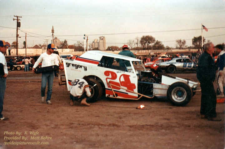 c07.10.06_024_BAH_NAZ_0084_1.jpg (101551 bytes)