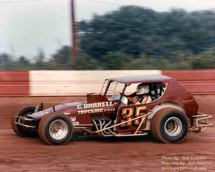 c08.23.06_035_STO_BPT_0080_1.jpg (106908 bytes)