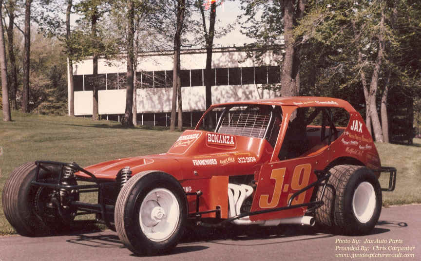 d011.22.07__J9_COV_UNK_0080_1.jpg (160785 bytes)