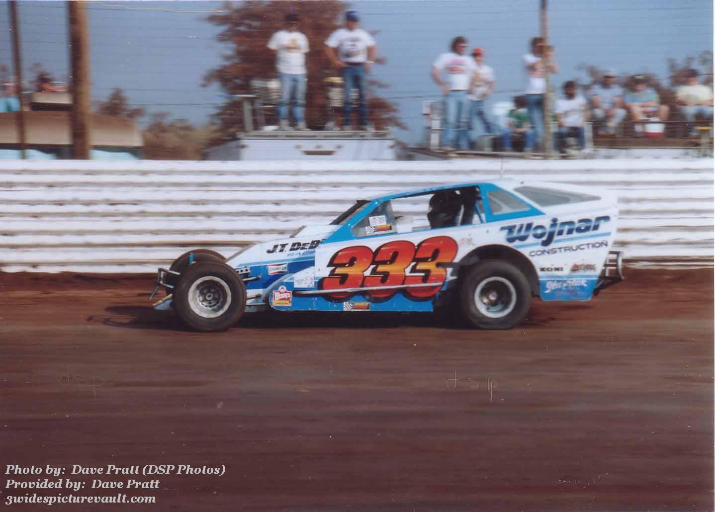 01.27.03_333_OSM_FLM_0090_1.jpg (76887 bytes)