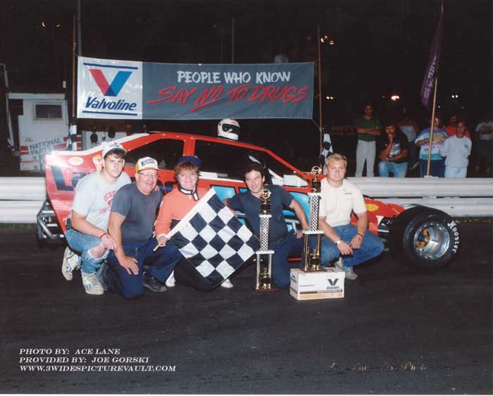 07.26.03__K3_KAT_FLM_0090_1.jpg (53004 bytes)