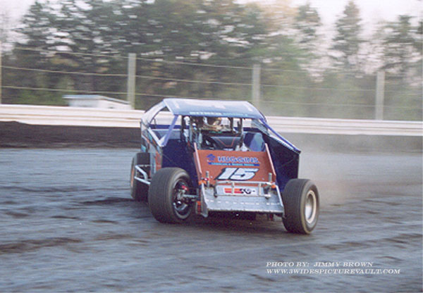 07.27.03_015_BIT_NES_2003_1.jpg (65347 bytes)