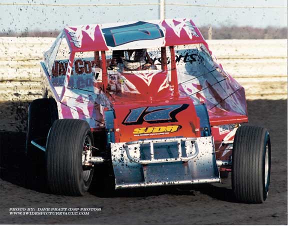 07.31.03_017_VAN_NES_2003_1.jpg (53894 bytes)