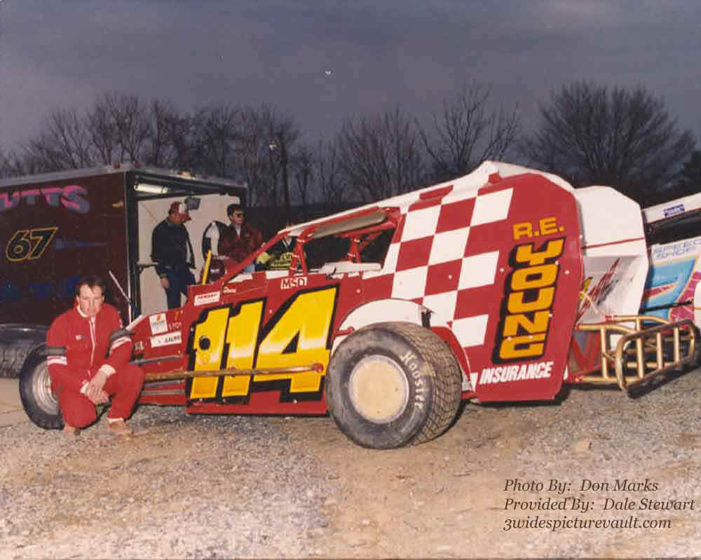 a.01.13.03_114_HOW_UNK_0090_1.jpg (70217 bytes)