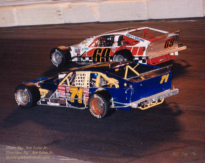 c10.06.06_071_CRE_FLM_0090_1.jpg (123471 bytes)