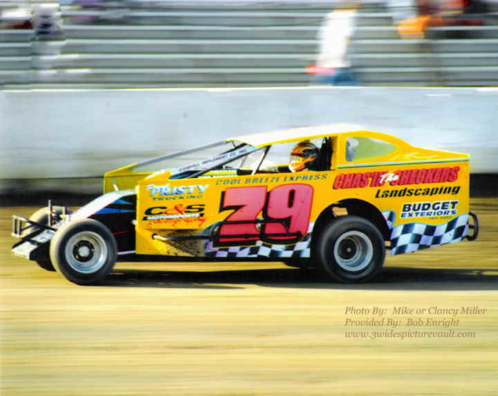 d03.24.07_079_ENR_FON_2004_1.jpg (110772 bytes)