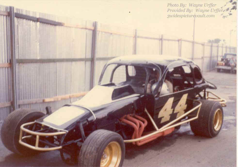 01.26.04_044_HEL_DOR_0070_1.jpg (60870 bytes)