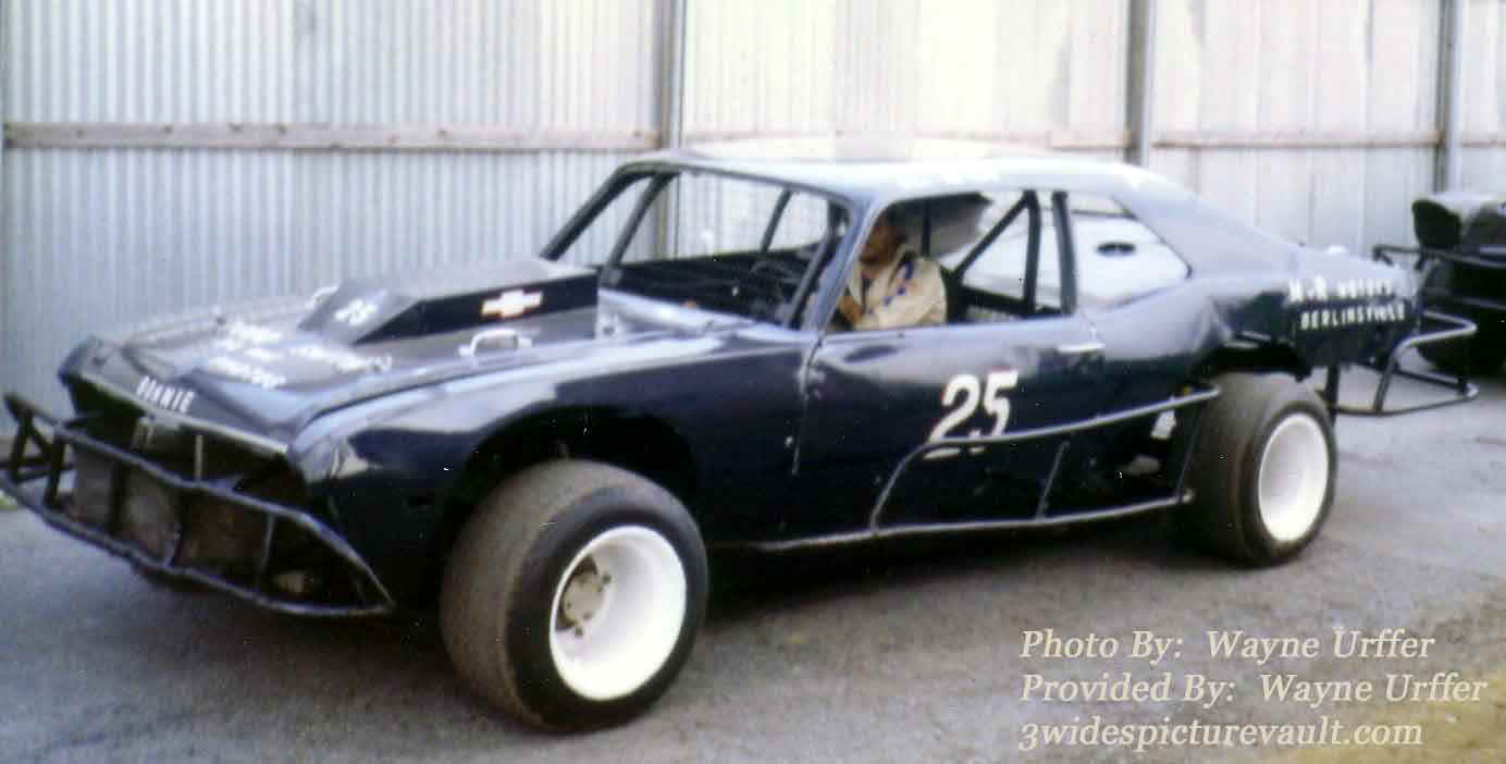 a07.18.04_025_HEW_DOR_0070_1.jpg (61813 bytes)