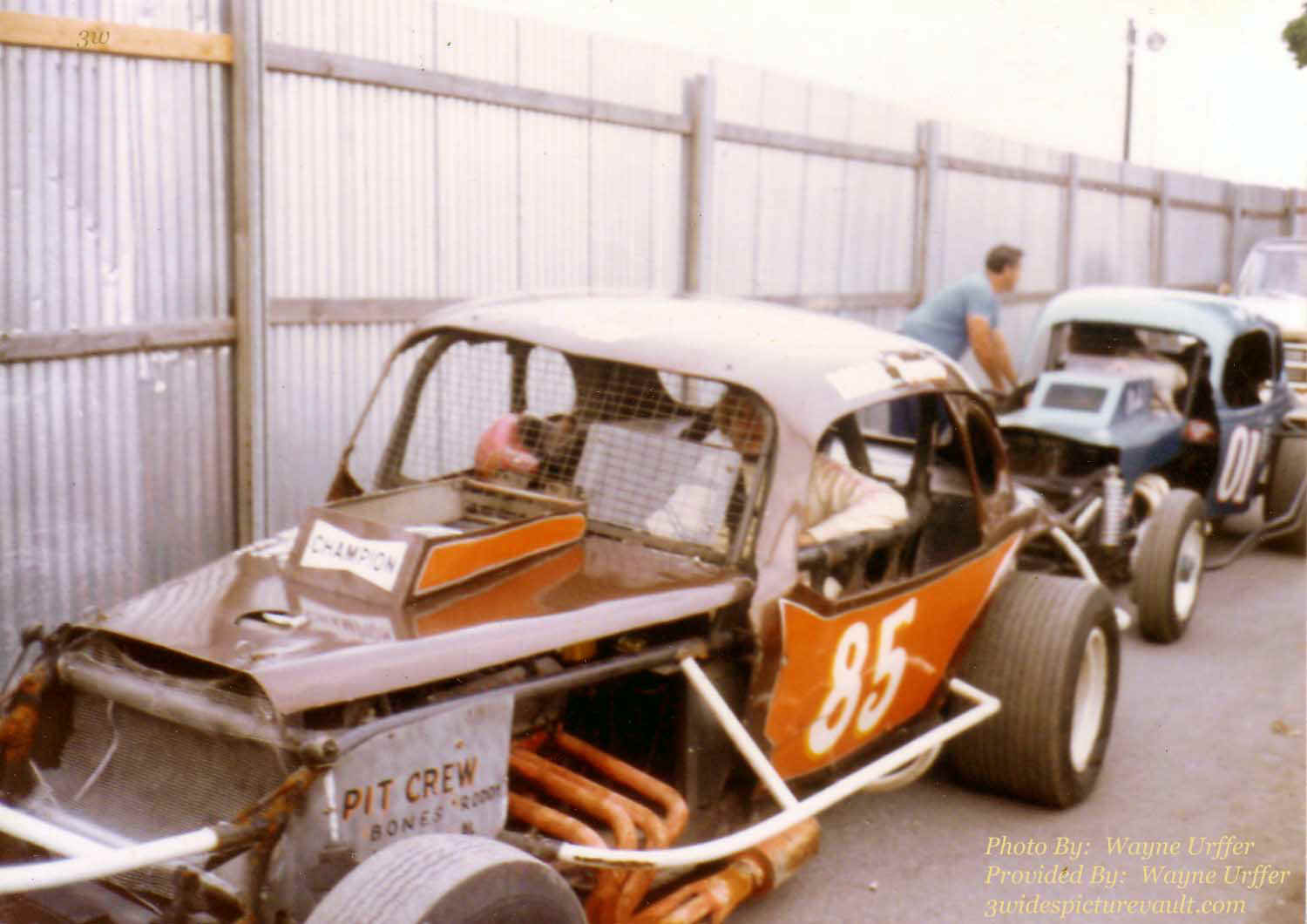 c03.19.06_085_FRE_DOR_0079_1.jpg (106932 bytes)