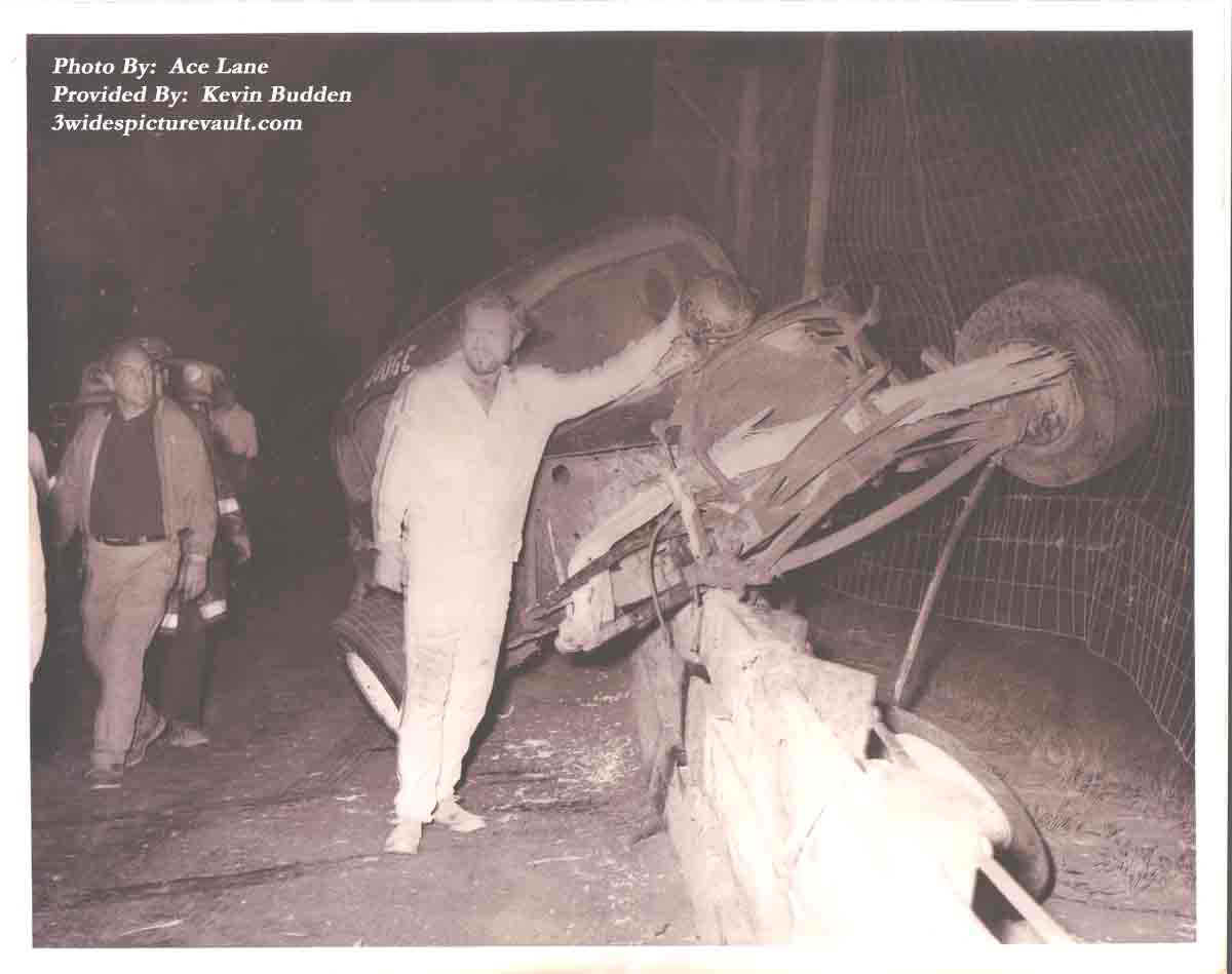 a10.02.04_011_HOL_EWS_0070_1.jpg (53564 bytes)