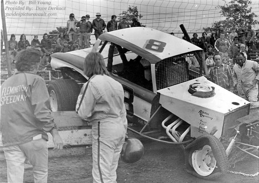 c08.13.06_008_DER_FLM_0074_1.jpg (111115 bytes)