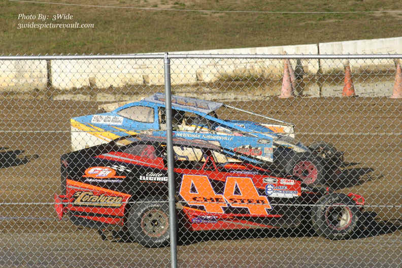 c10.08.06_BPT_z11.jpg (220116 bytes)