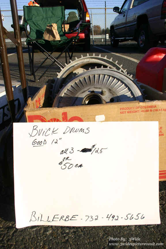 d12.01.07_WALL_FLEA_b3.jpg (130665 bytes)