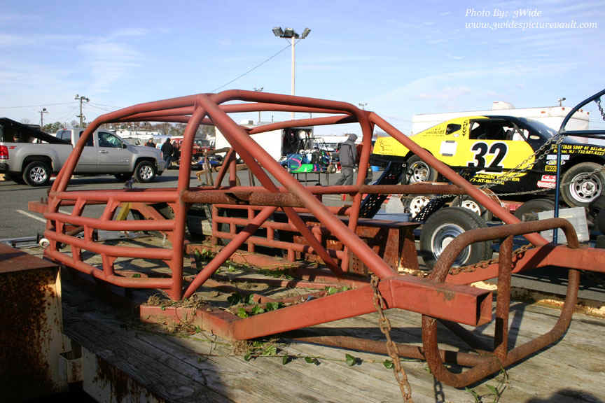 d12.01.07_WALL_FLEA_b9.jpg (165960 bytes)