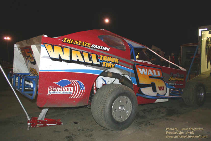 NES_d06.16.07_6_005_Wall.jpg (114379 bytes)