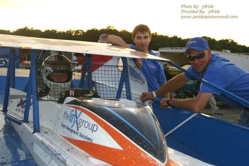 d06.30.07_NES_Mar_Team.jpg (119891 bytes)