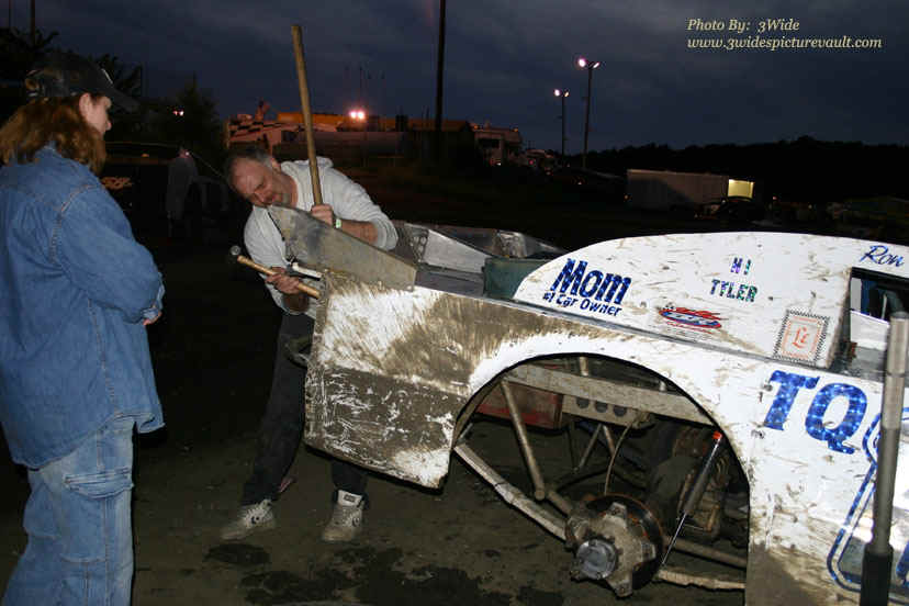 d08.18.07_NES_013_COV.jpg (121607 bytes)