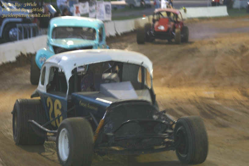 ontrackvin26.jpg (88231 bytes)