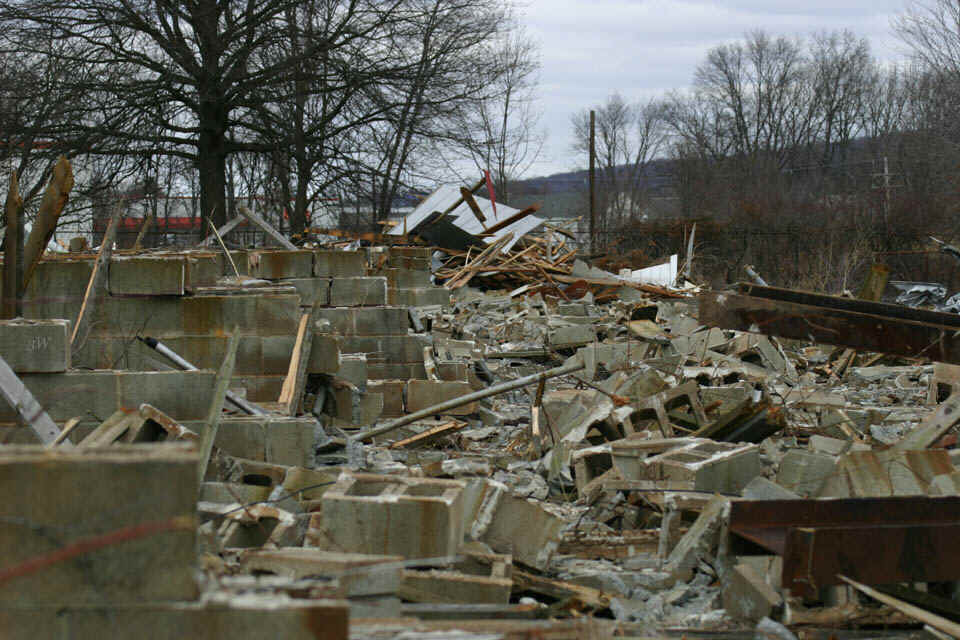 c01.06.06_FLEM_4thturn.jpg (158256 bytes)