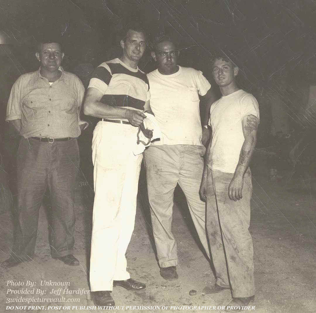 c01.08.06_WAL_CAM_UNK_0050_1.jpg (90488 bytes)