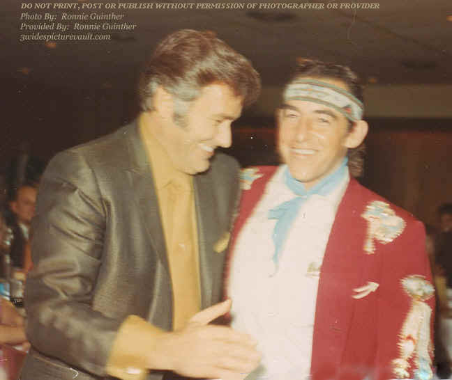 c09.03.06_TAS_TEX_TRE_0069F_1.jpg (90490 bytes)