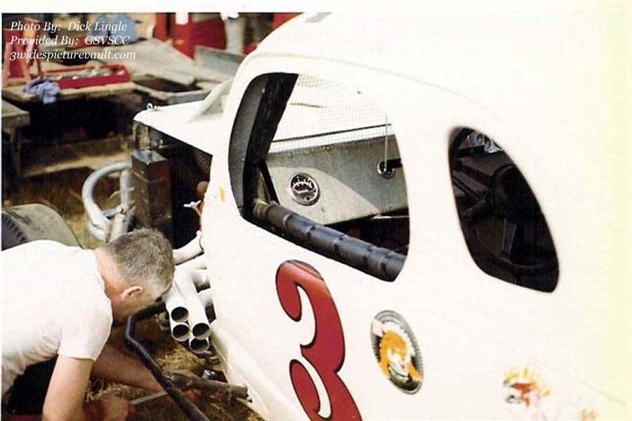 a01.25.04_003_UNK_LAN_0068G_1.jpg (49638 bytes)