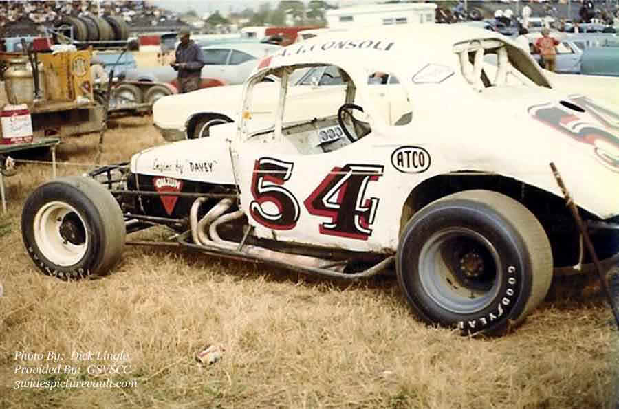 a01.25.04_054_GER_LAN_0068G_1.jpg (63451 bytes)